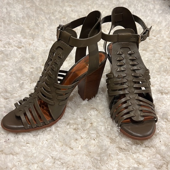 EUC Gianni Bini strap heels, olive green, leather upper, made in Brazil, size 9. - Picture 2 of 13